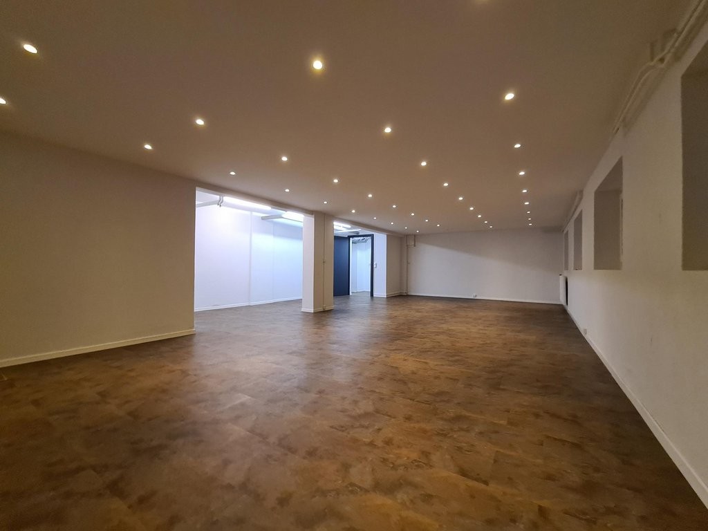 Ripostiglio di 50m², foto 2 di 4