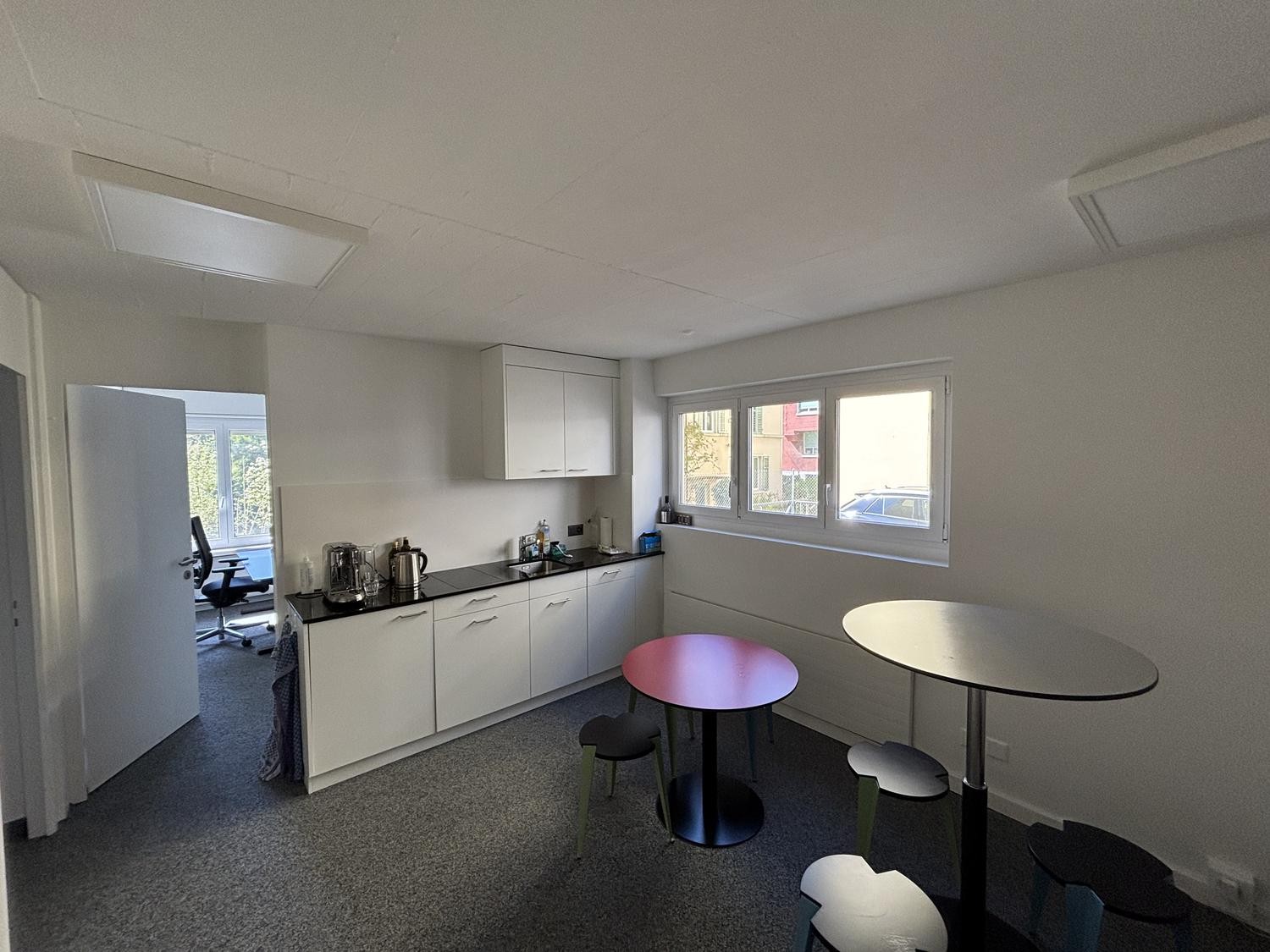 130m² office