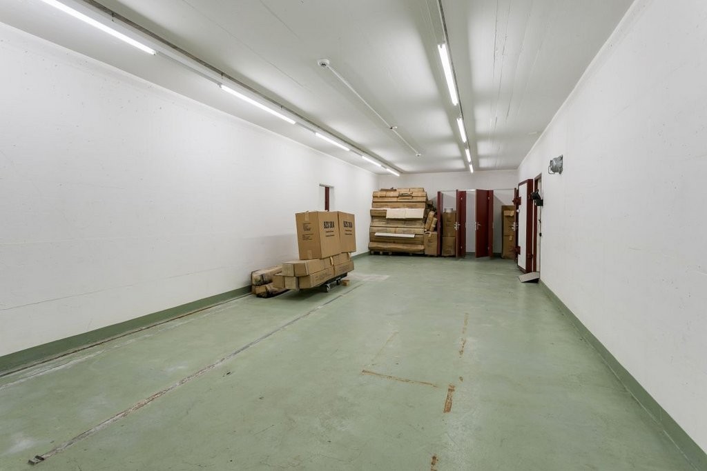 Local de stockage de 310m², photo 8 sur 8
