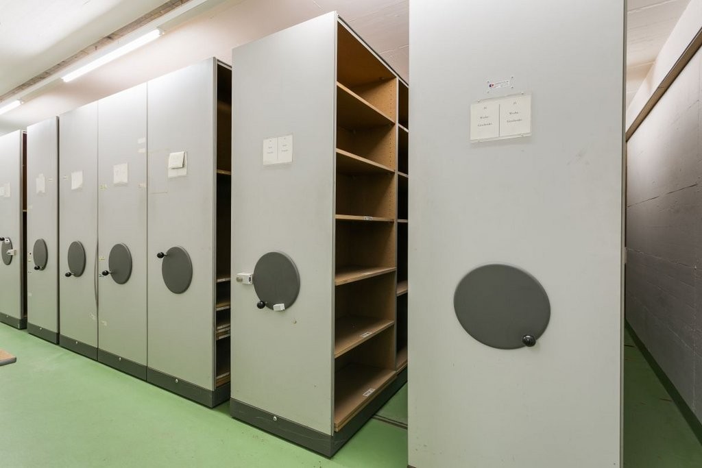 Local de stockage de 310m², photo 6 sur 8