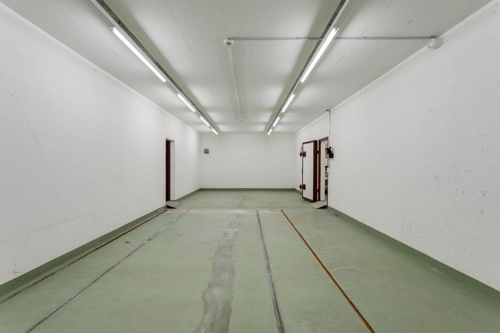 Local de stockage de 310m², photo 4 sur 8