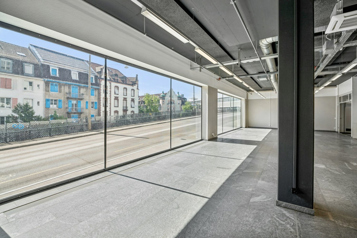 310m² commercial, Foto 1 von 10