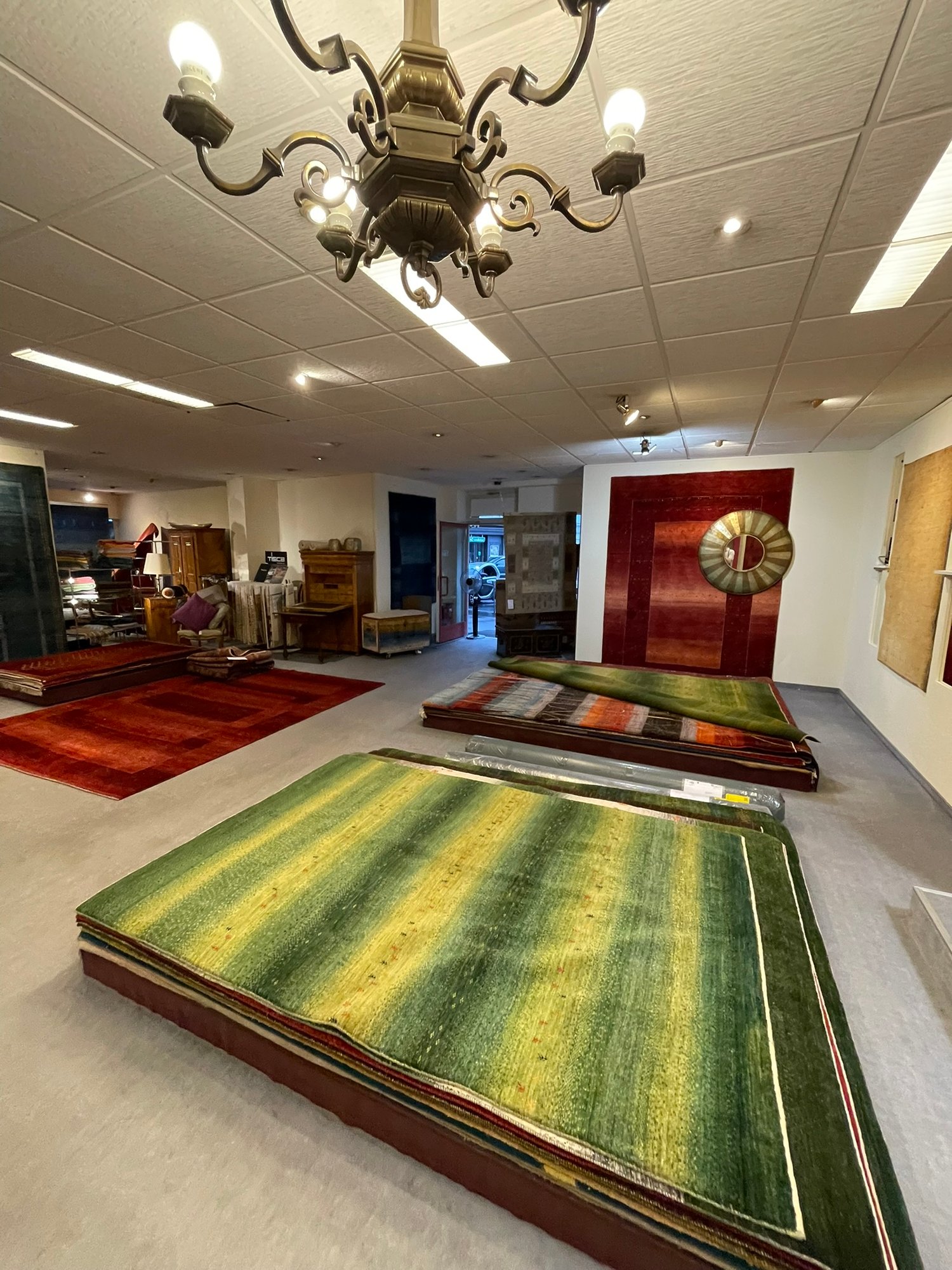 190m² shop