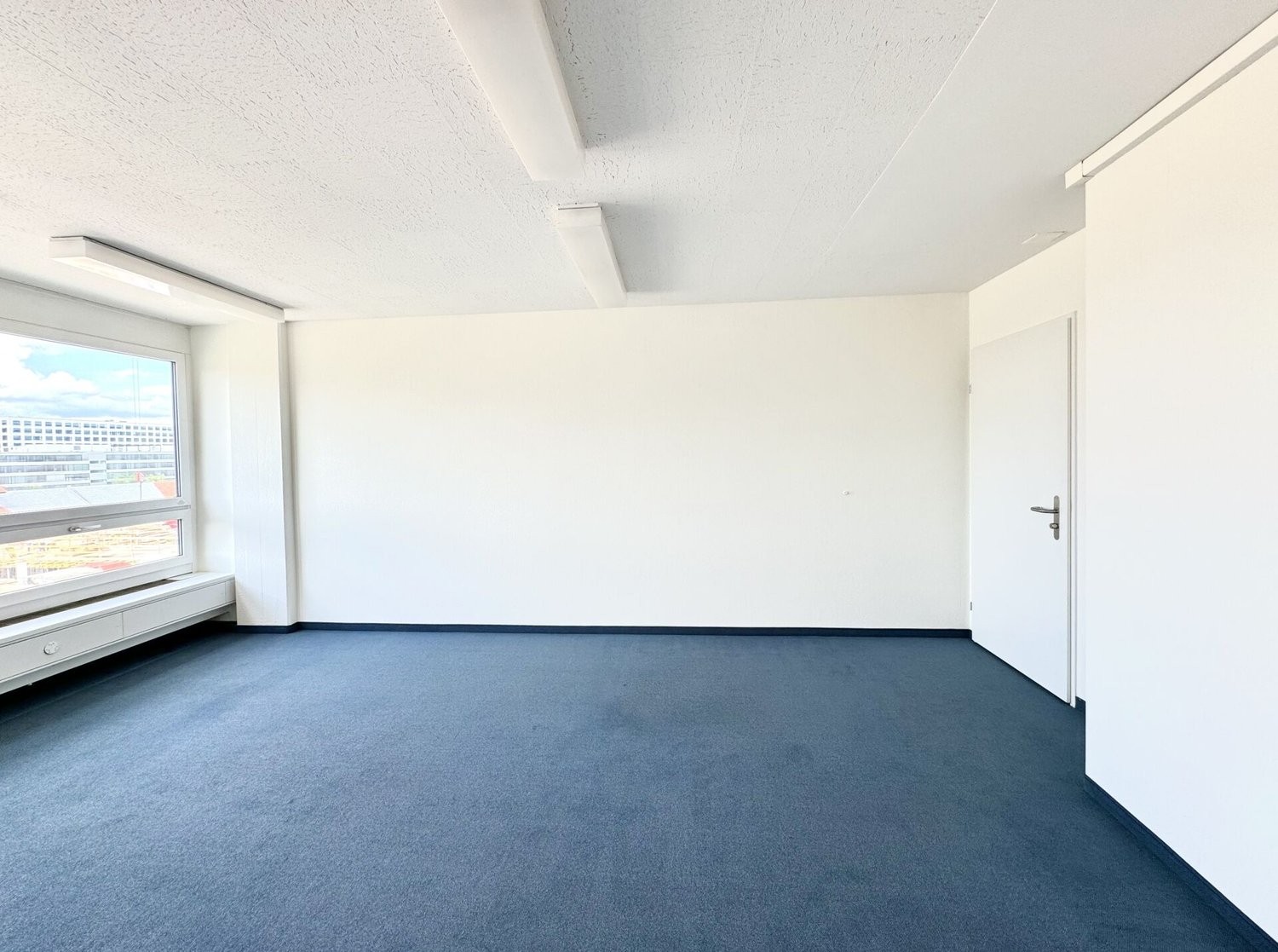 148m² office
