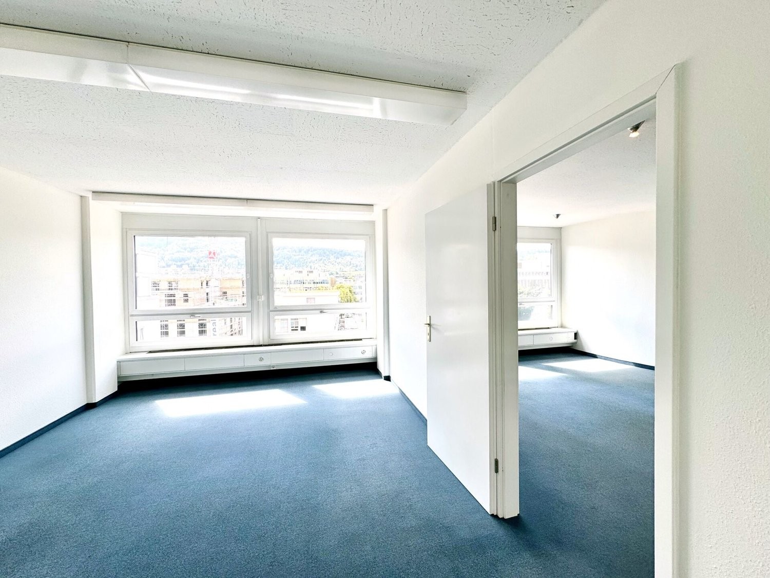 148m² office