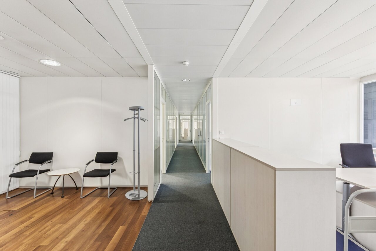 336m² office