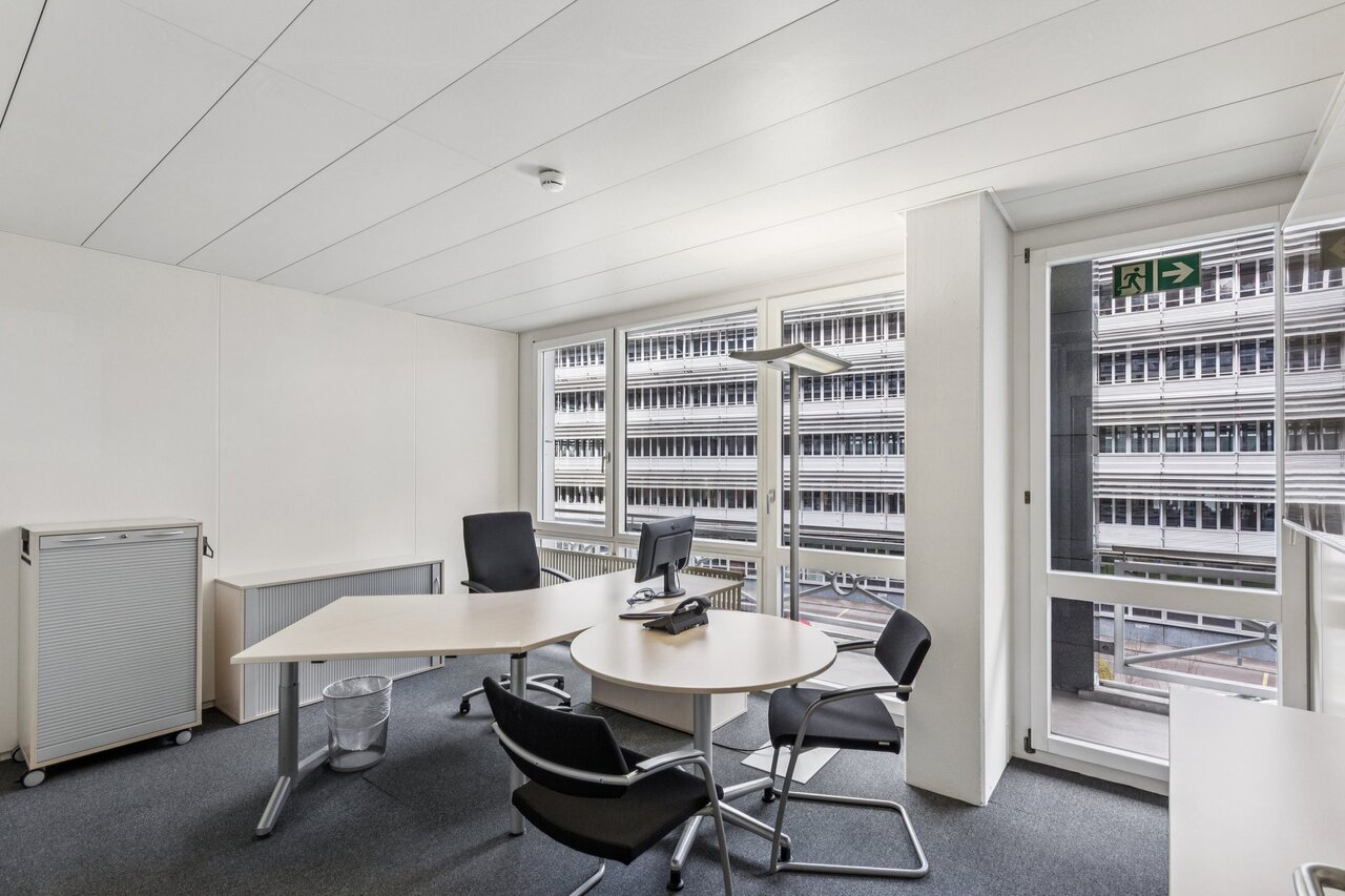 336m² office
