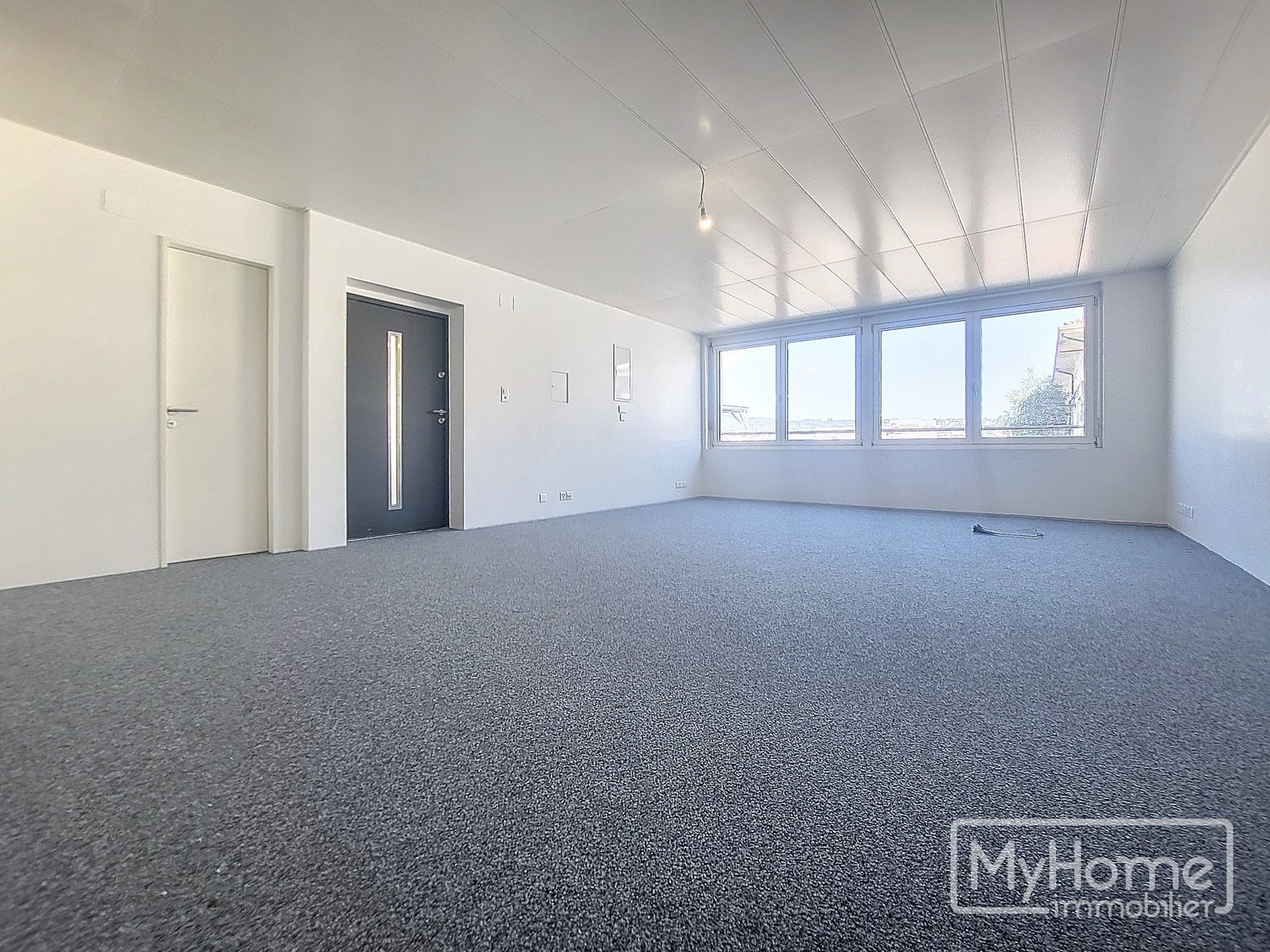 265m² Büro, Foto 1 von 5