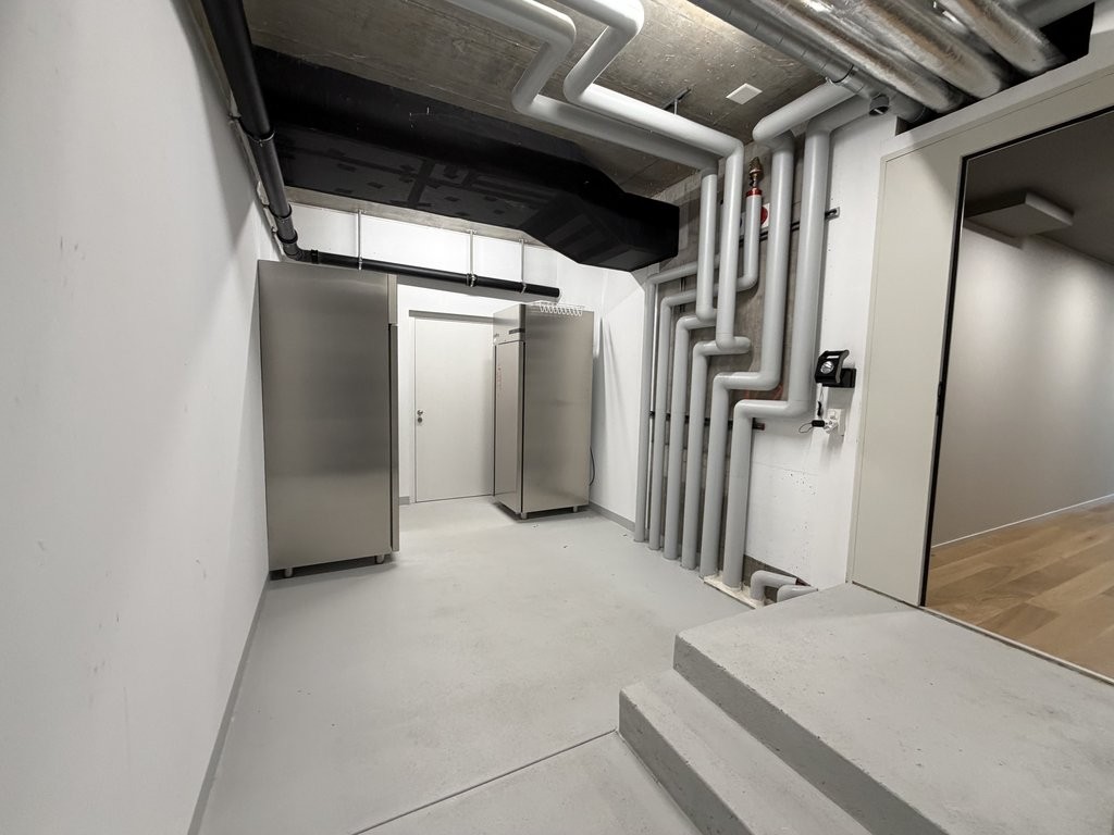 84m² Laden
