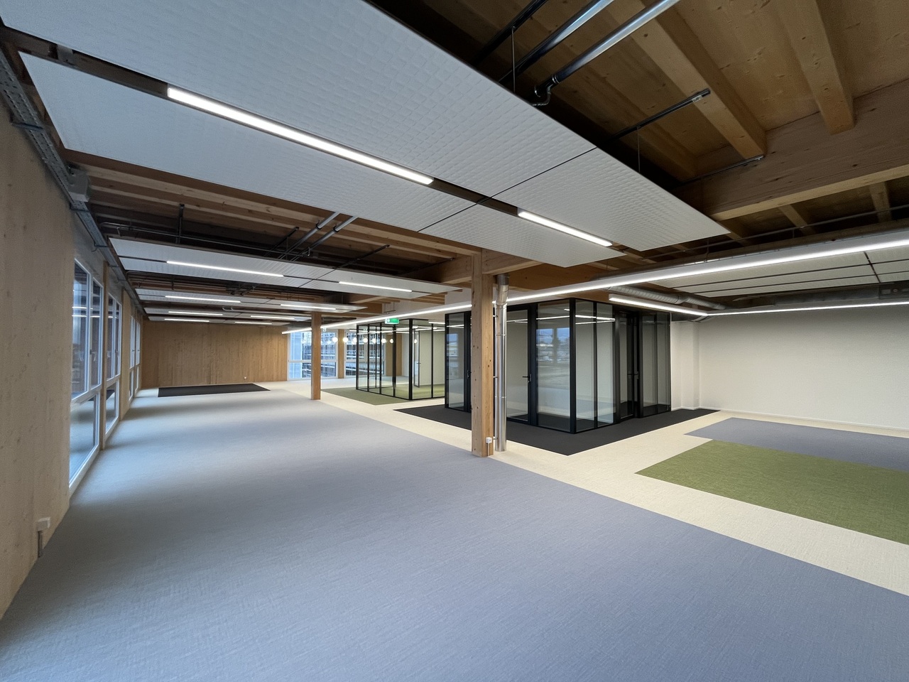 310m² Büro, Foto 3 von 10