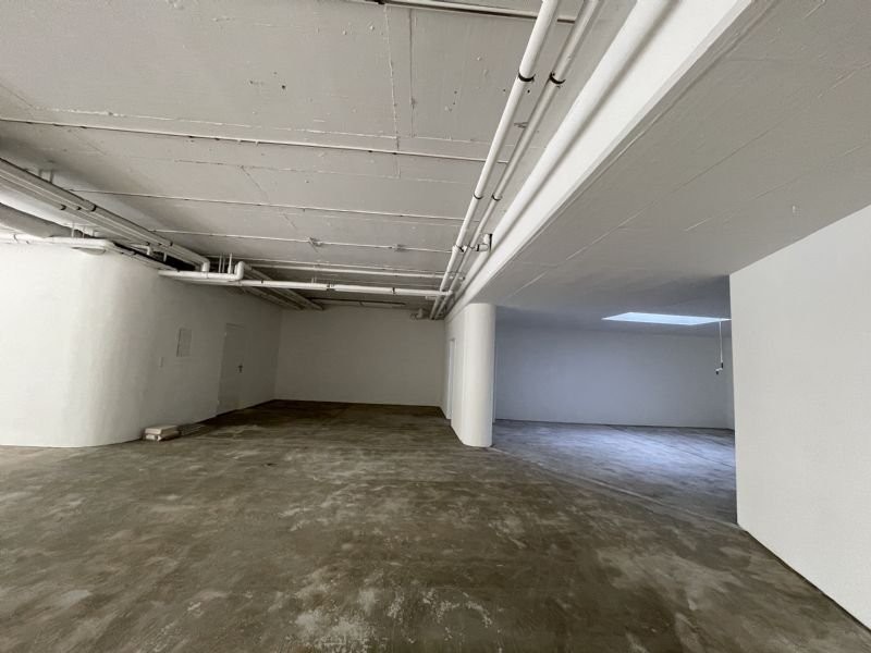 260m² commerciale, foto 6 di 7