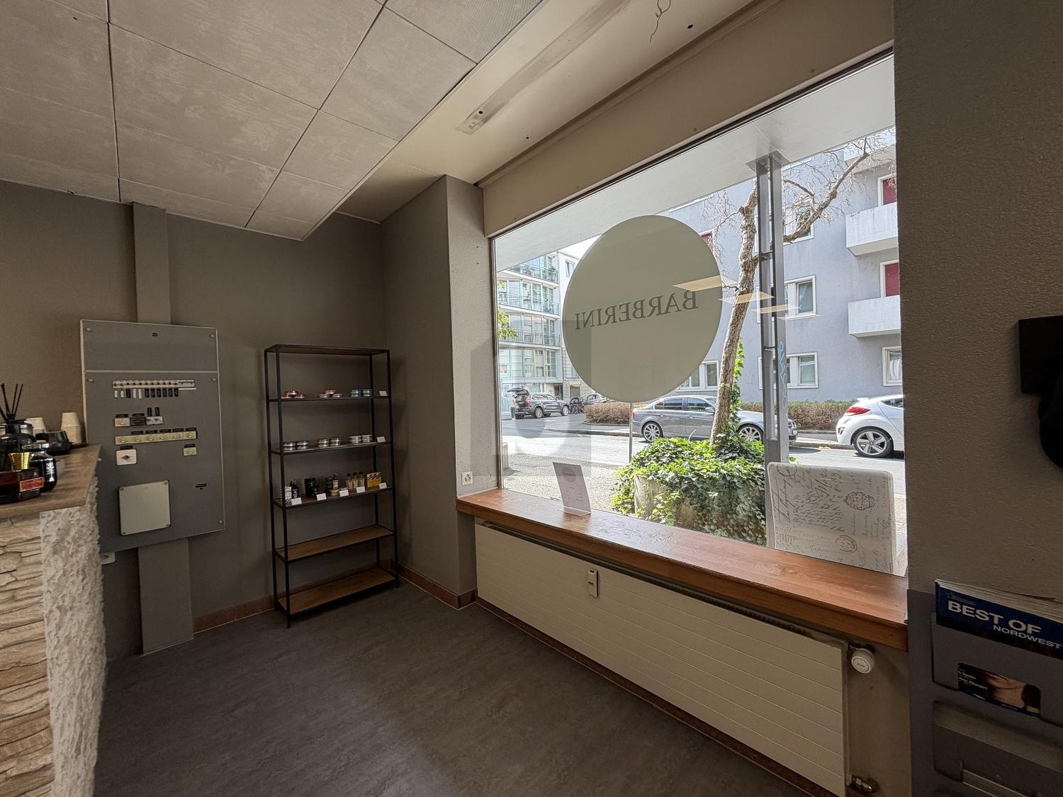 37m² shop, photo 1 of 4