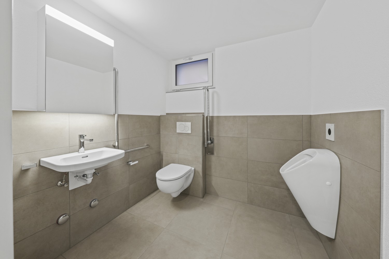 100m² commercial