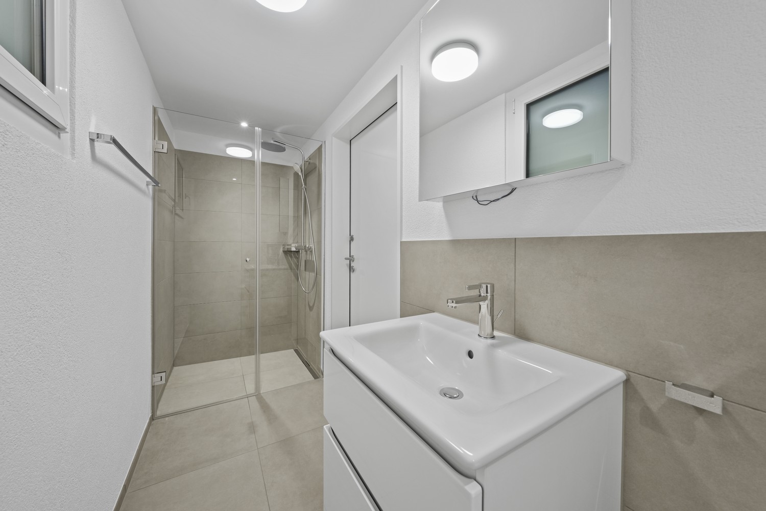 100m² commercial