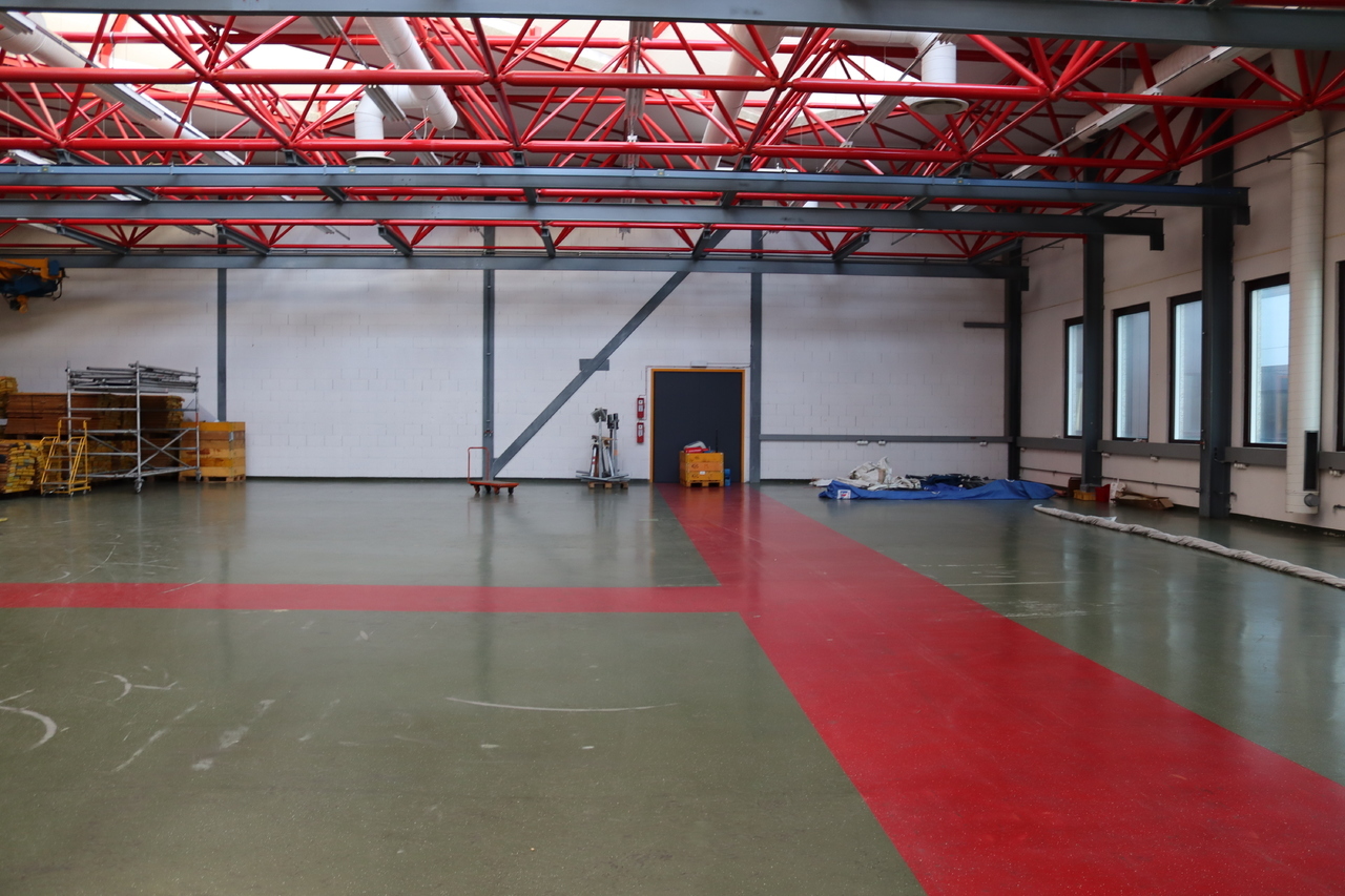 1296m² industrial object, photo 1 sur 4