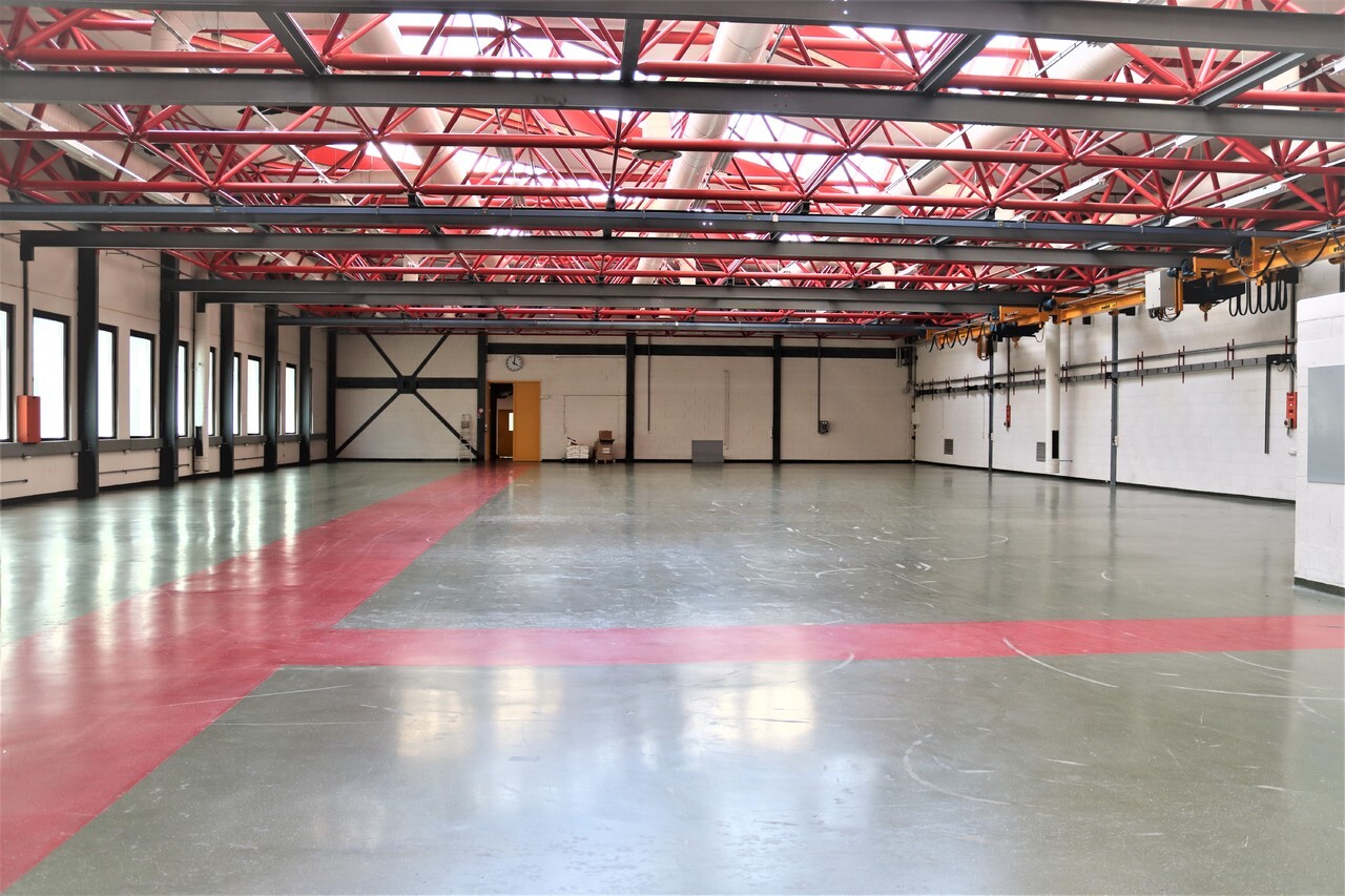 1296m² industrial object, photo 2 sur 4