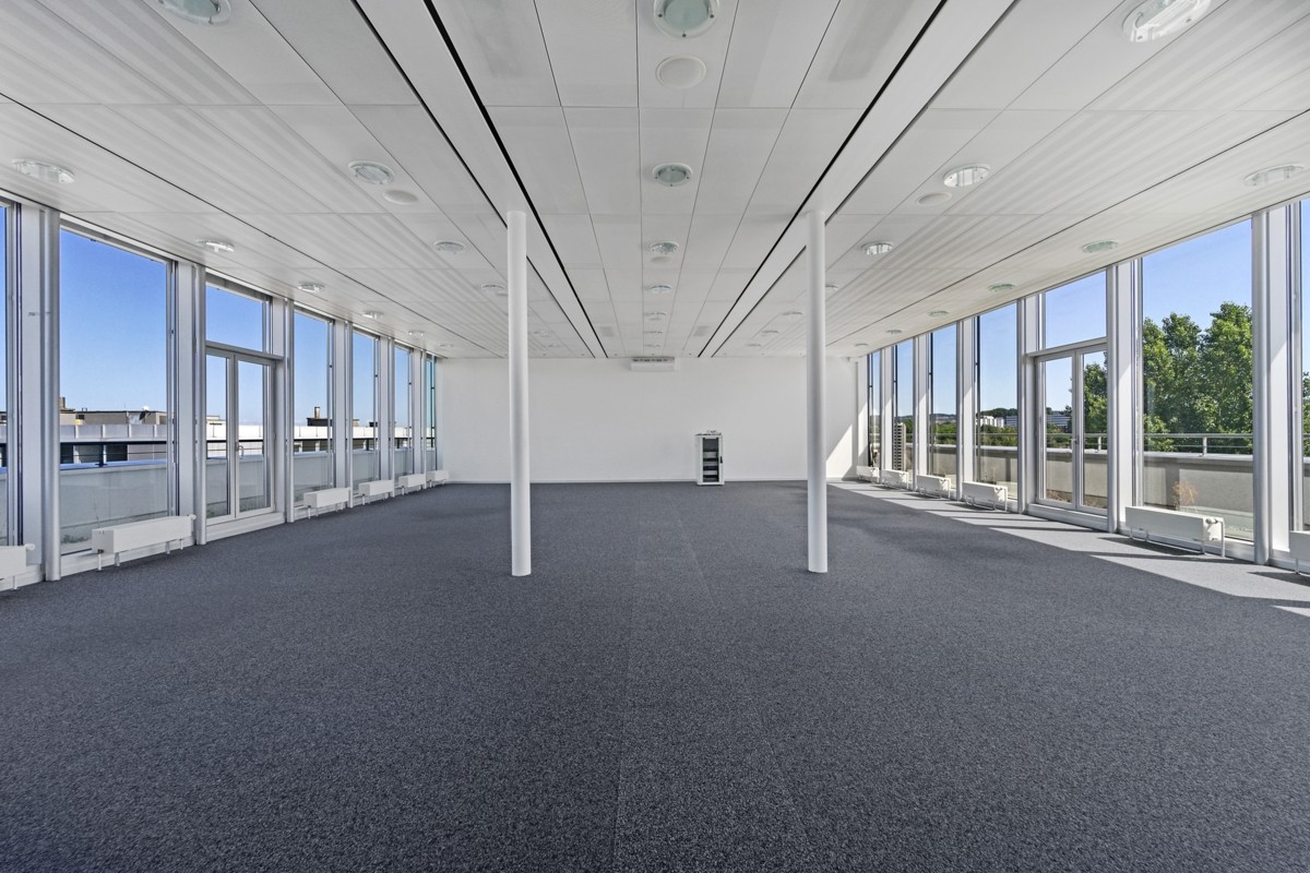 148m² office
