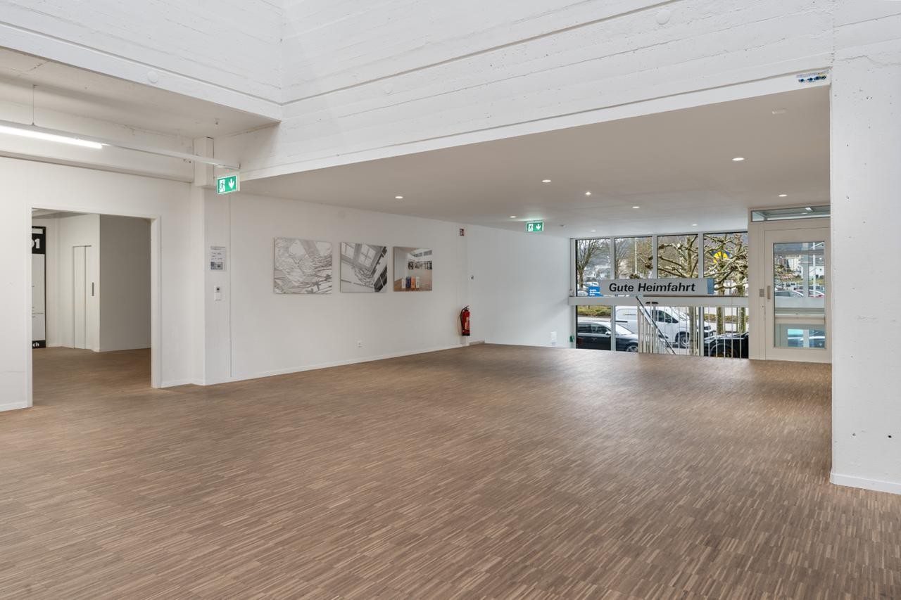 Commercial, Foto 4 von 10