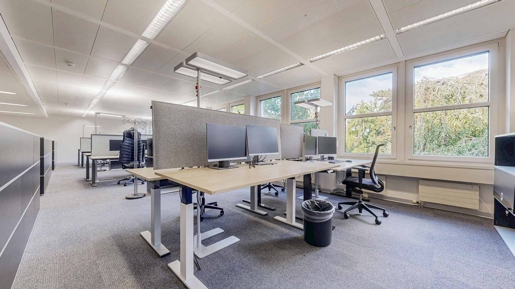 210m² office