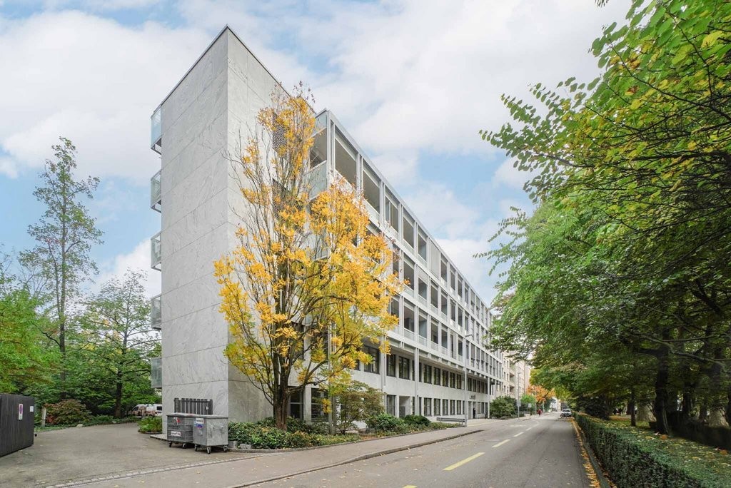 210m² office