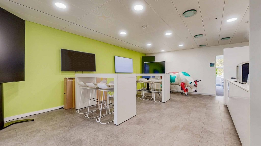 210m² office