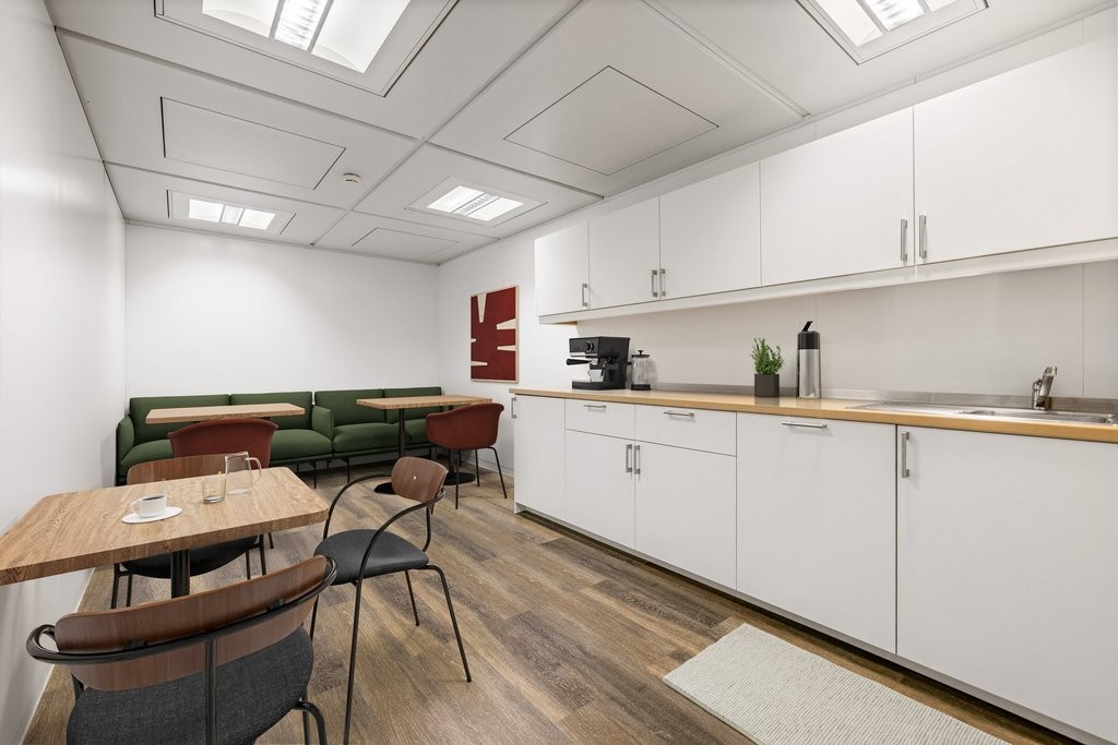 264m² Büro, Foto 5 von 9