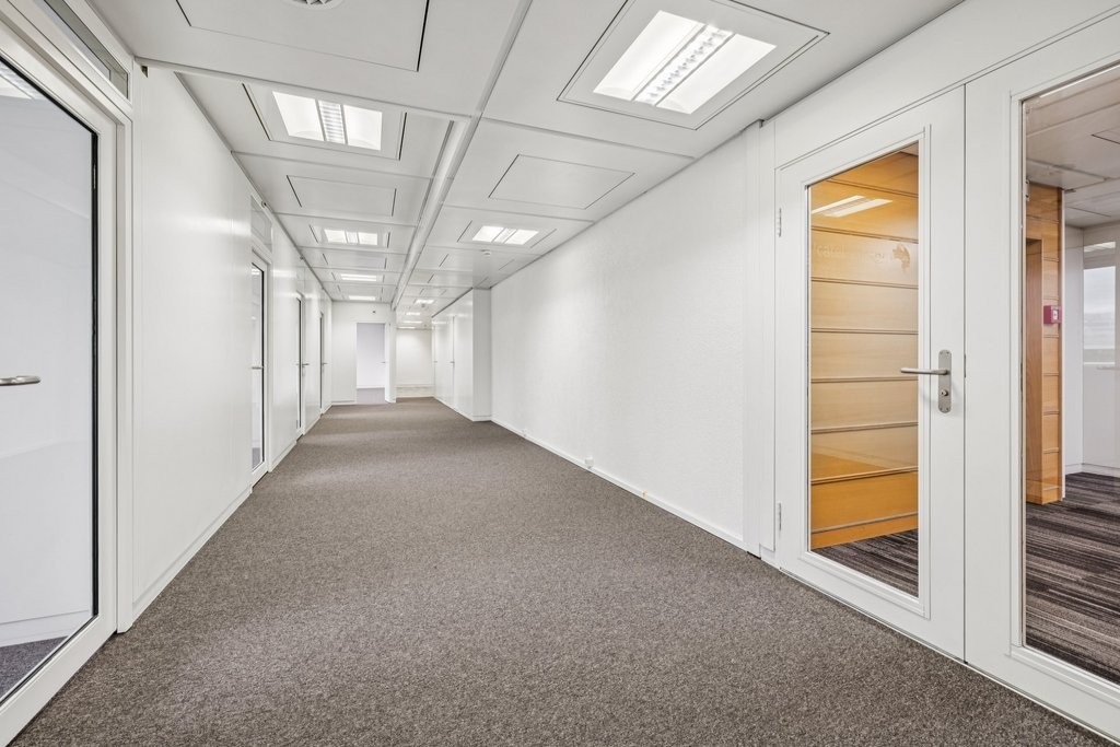 264m² Büro, Foto 4 von 9