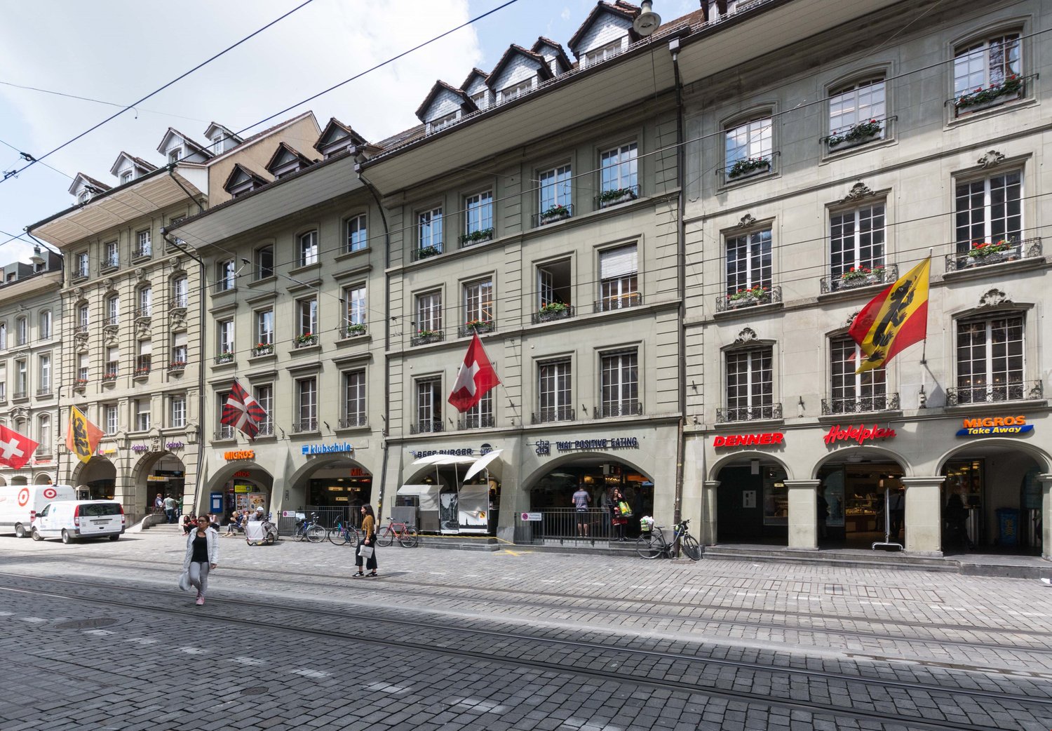 260m² office