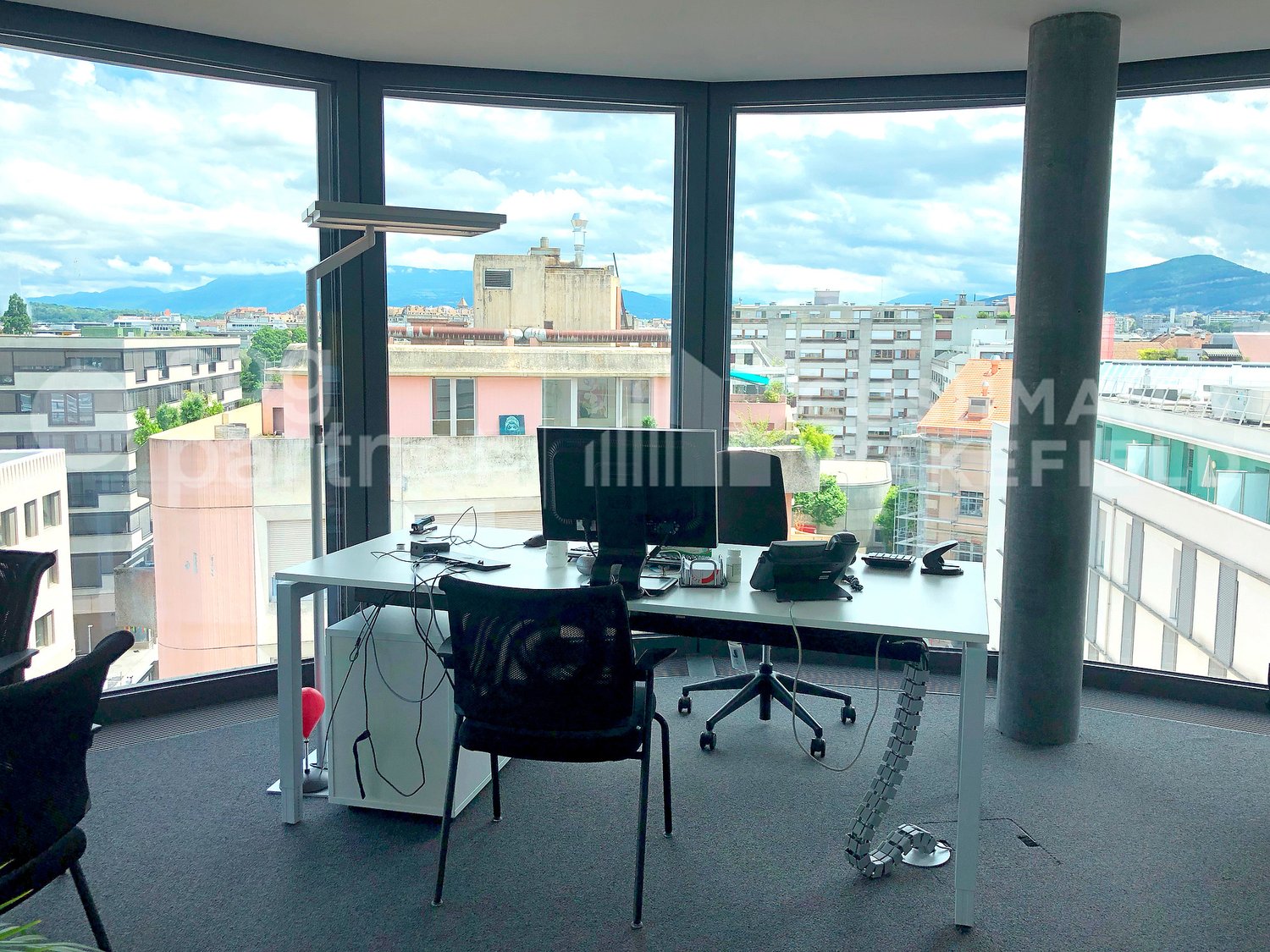 2700m² Büro
