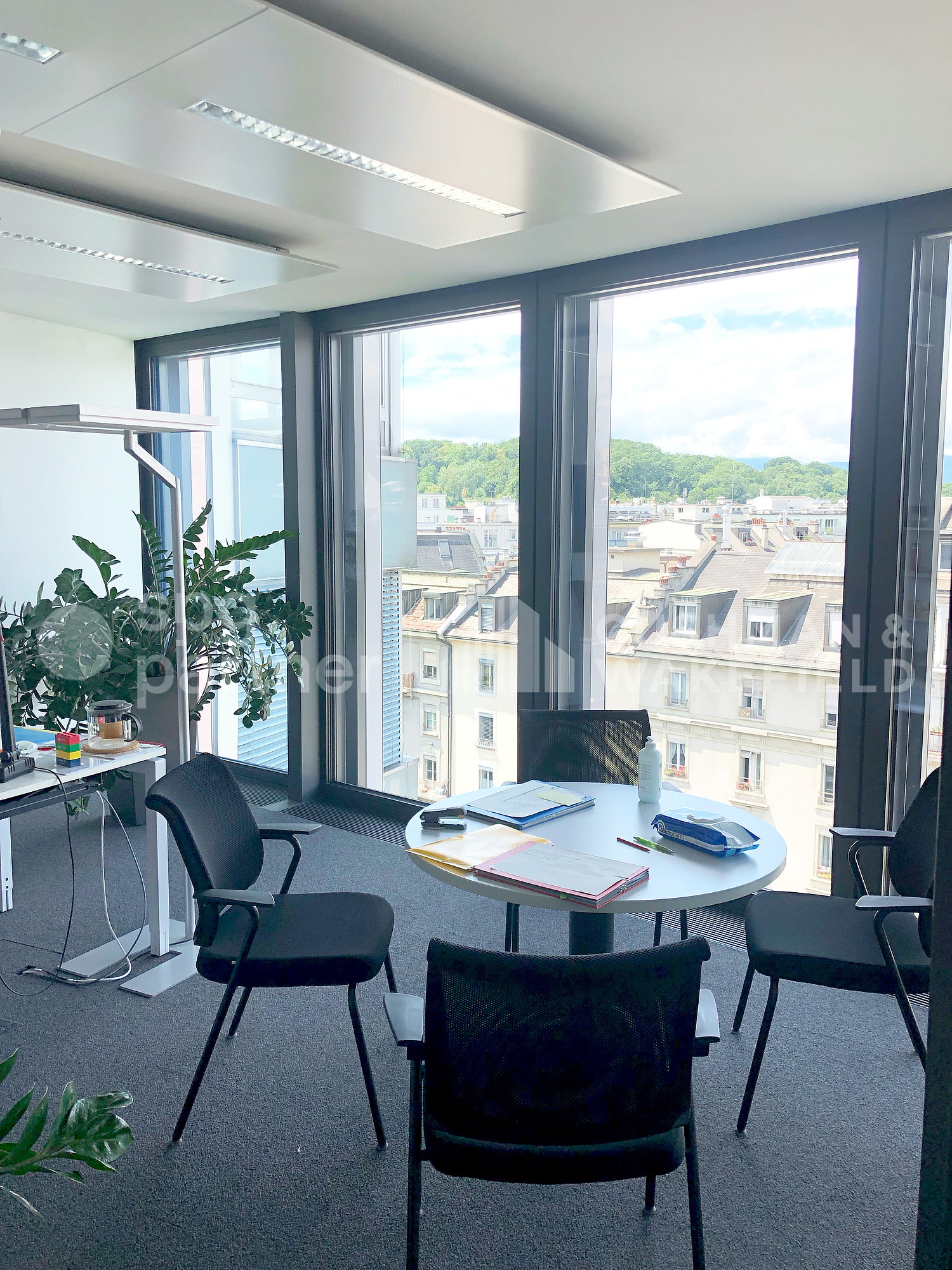 2700m² Büro