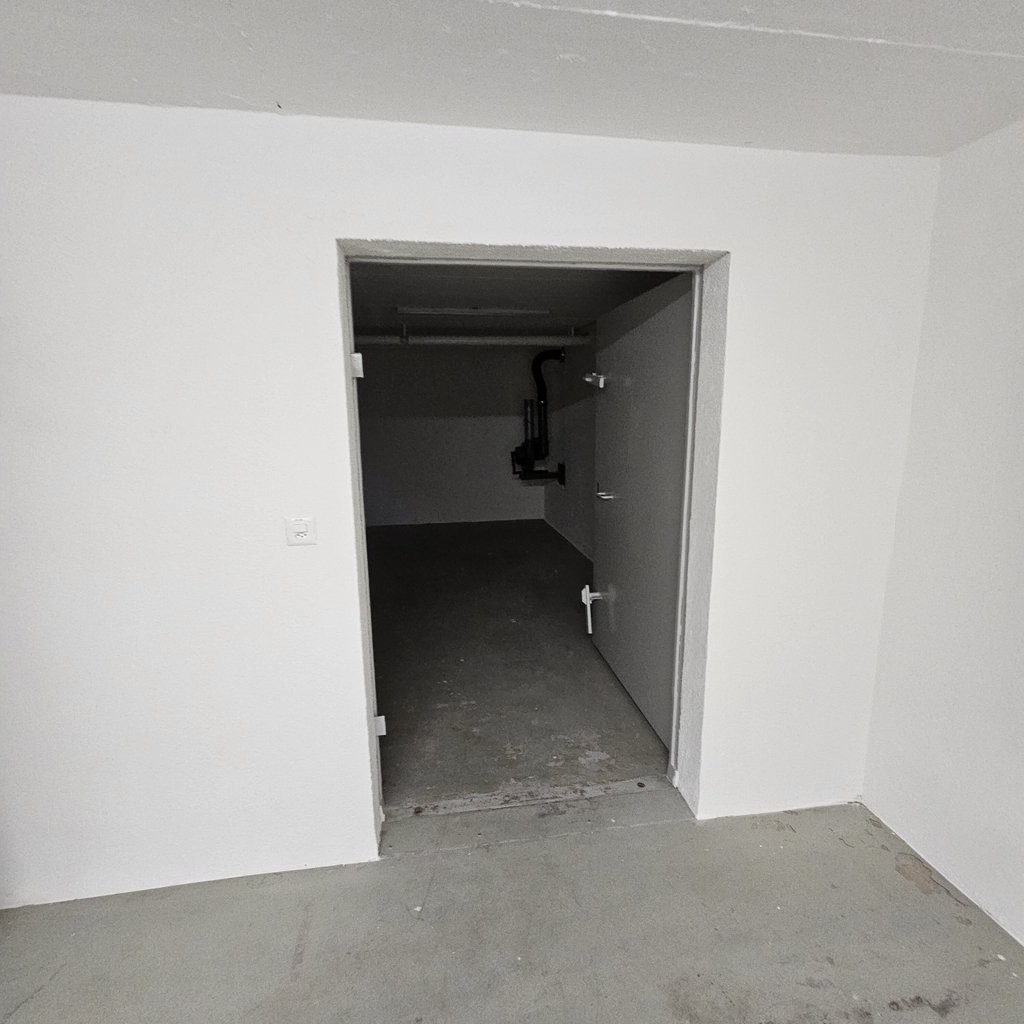260m² storage room, Foto 3 von 3