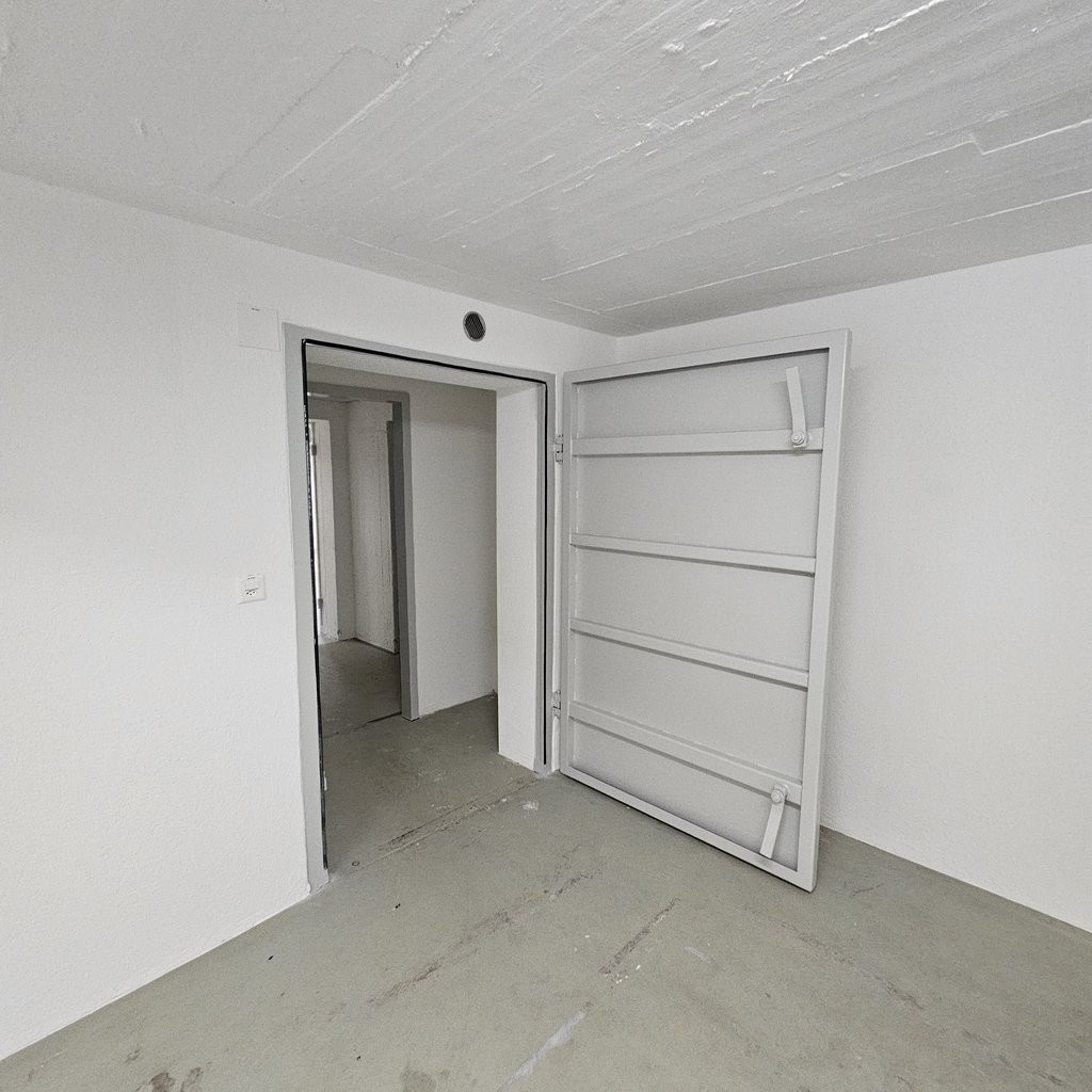 260m² storage room, Foto 1 von 3