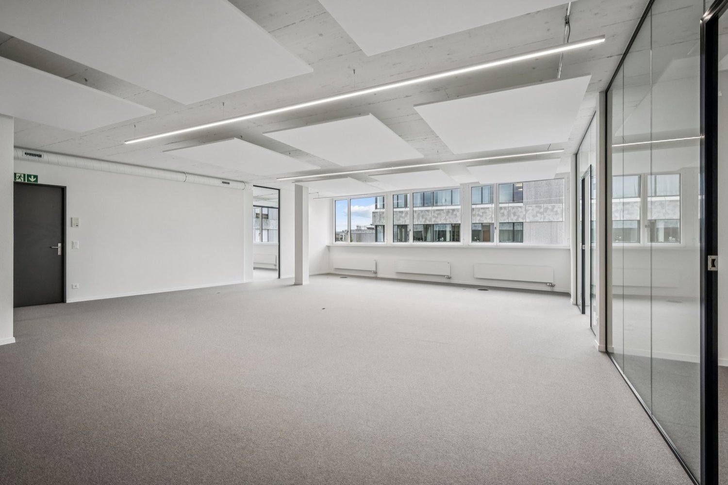 218m² office