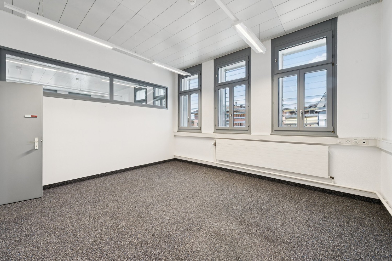 361m² office