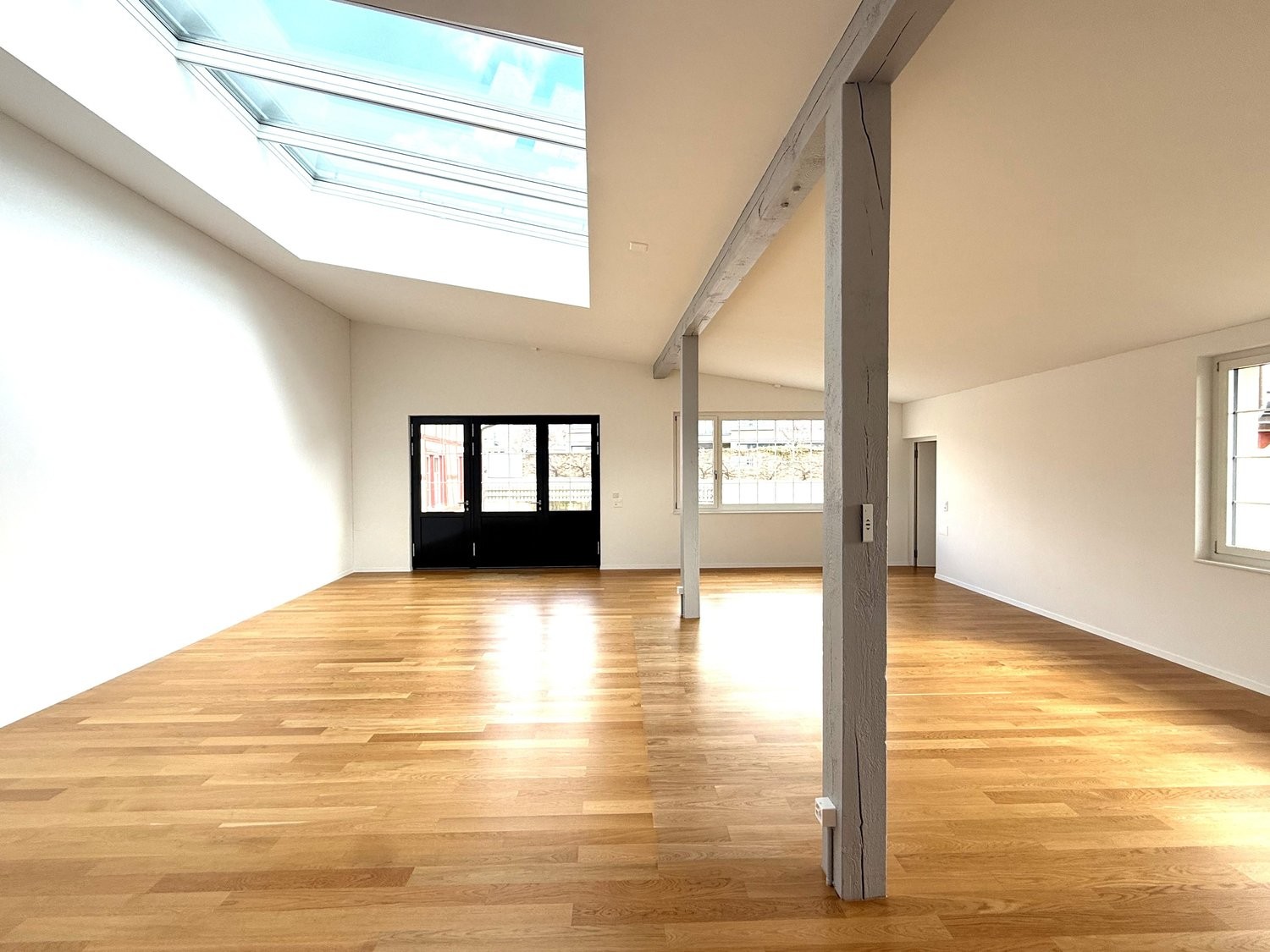 Bureau de 118m², photo 1 sur 8
