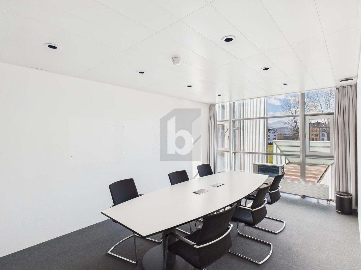 420m² office