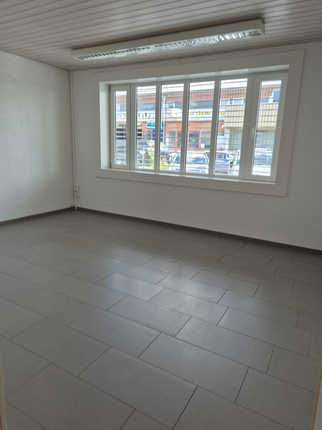17m² commercial