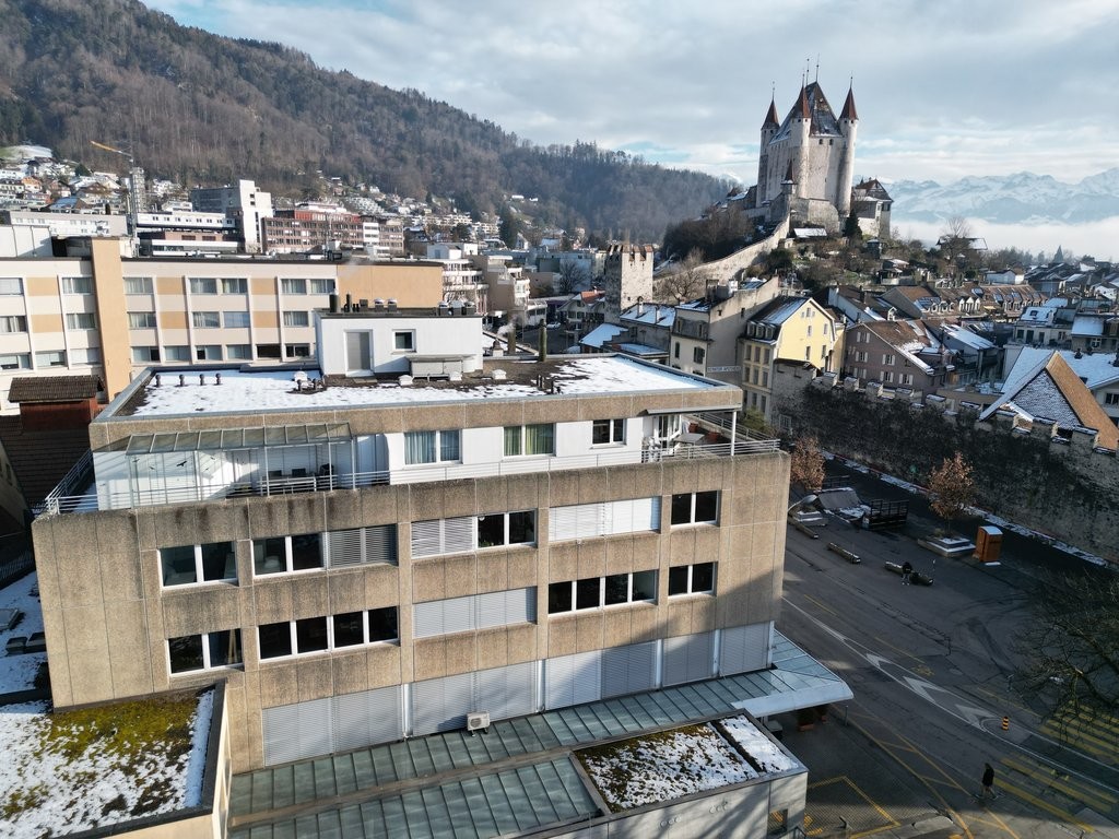 137m² office