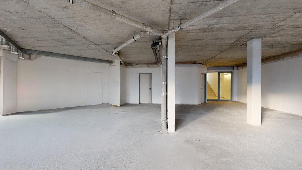 137m² office