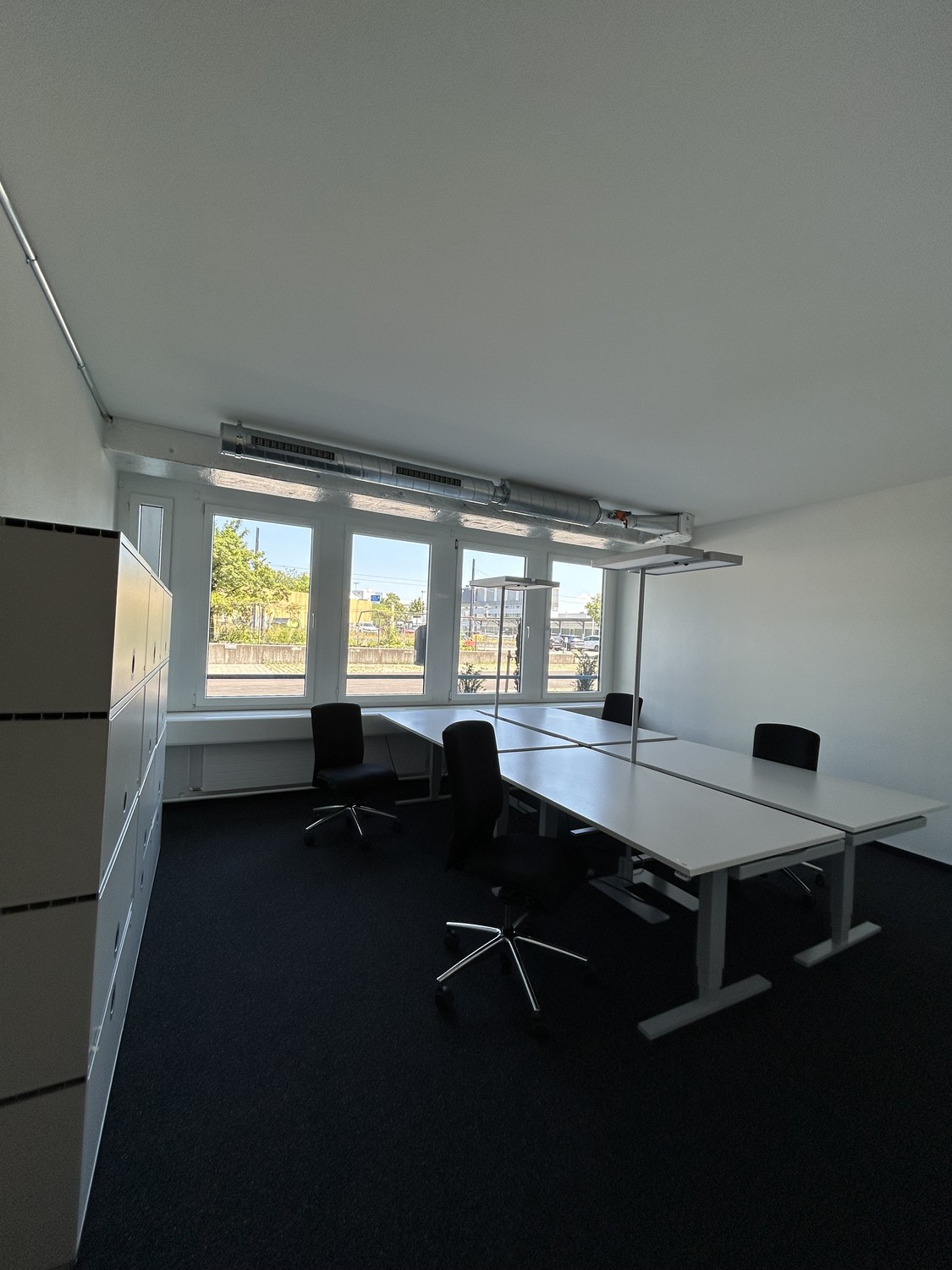 296m² office
