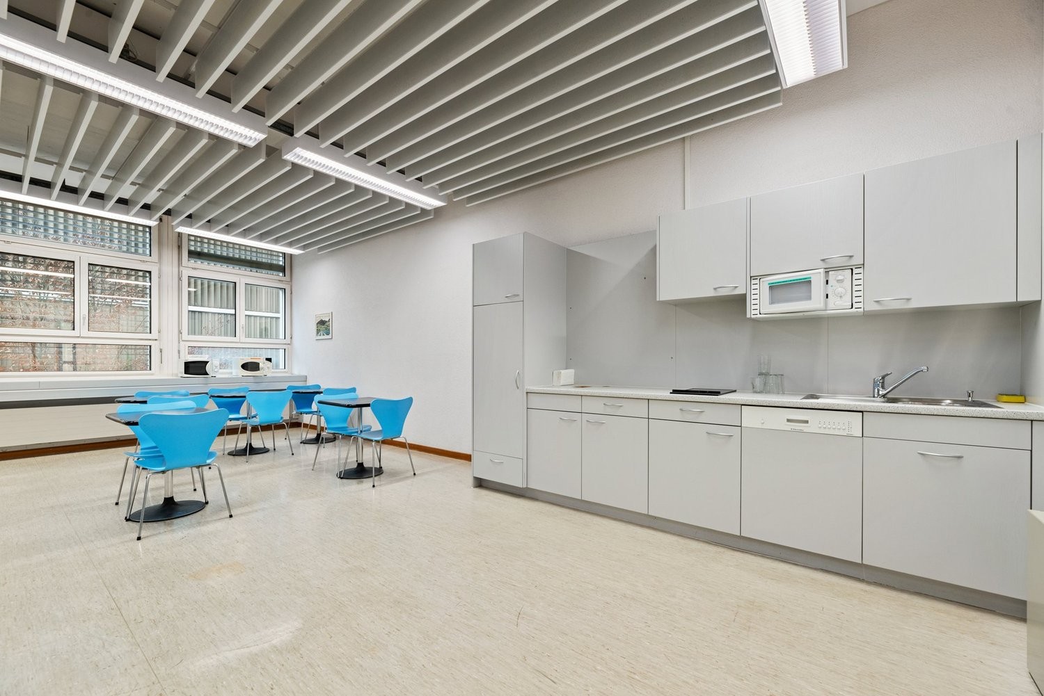 163m² office