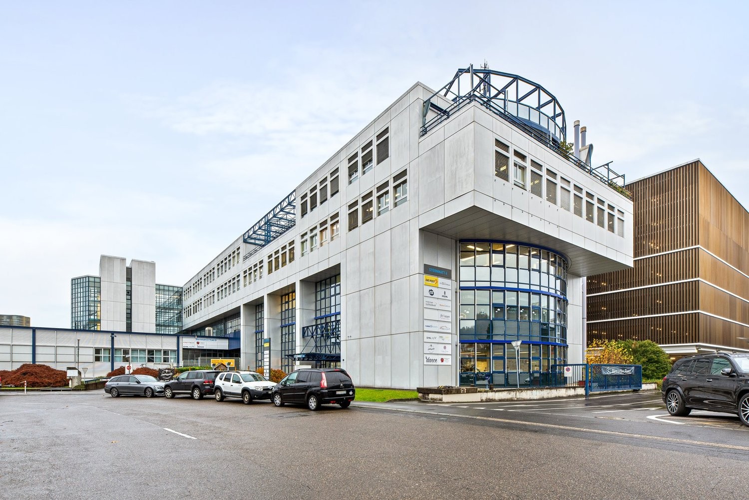 163m² office