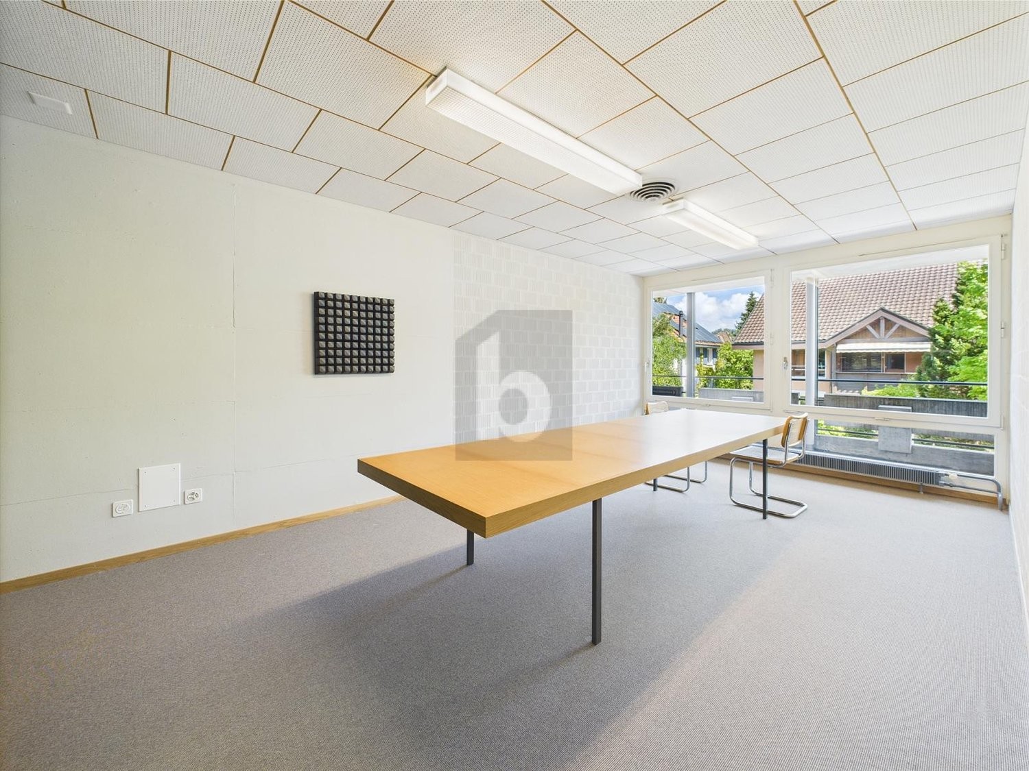 313m² office