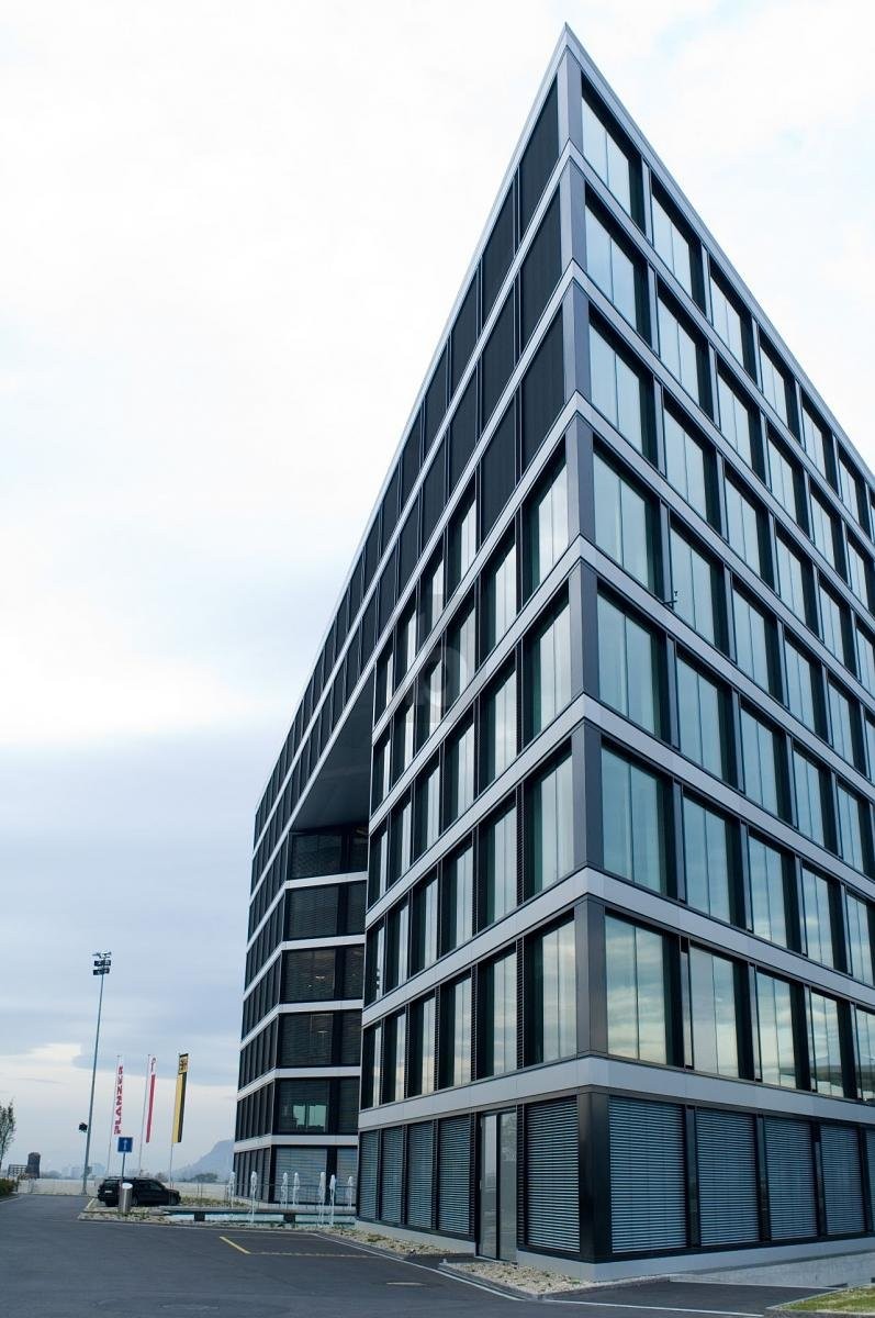 146m² office