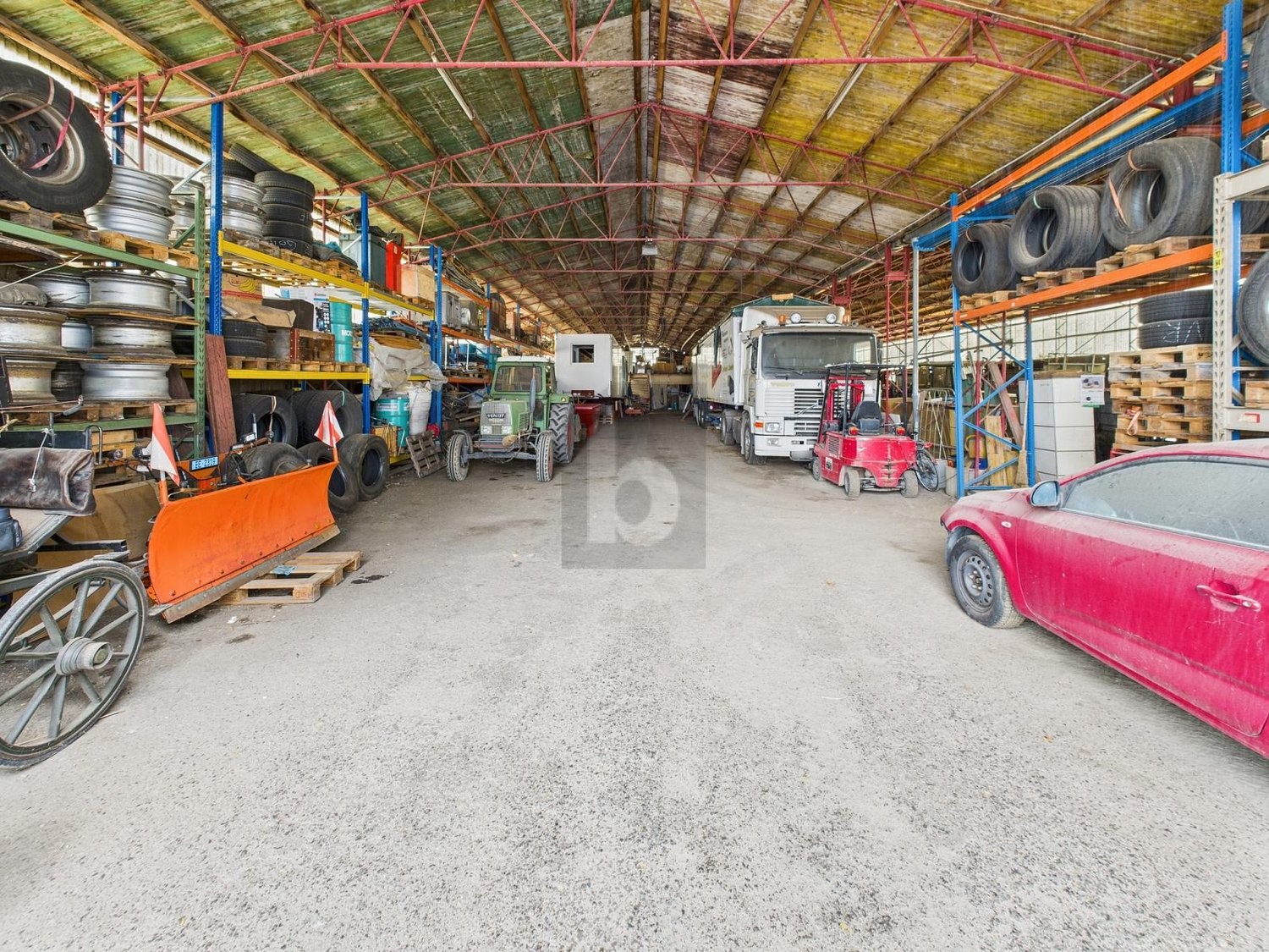 330m² industrial object