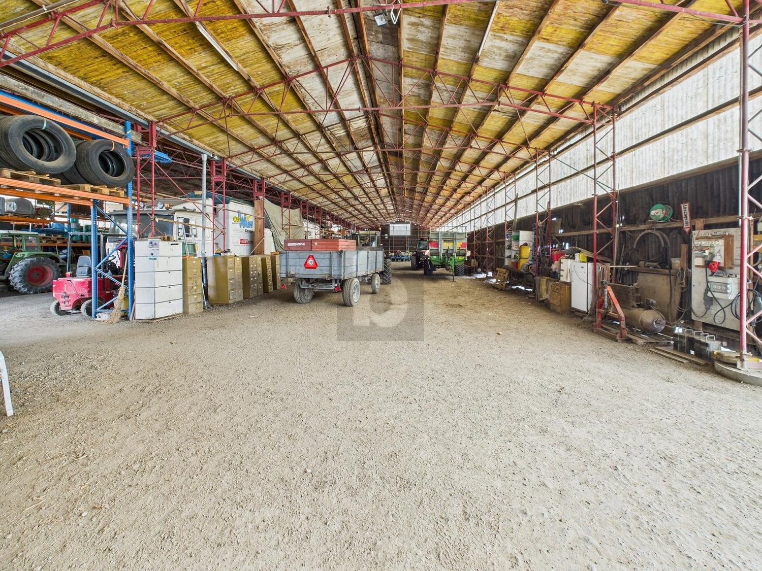 330m² industrial object