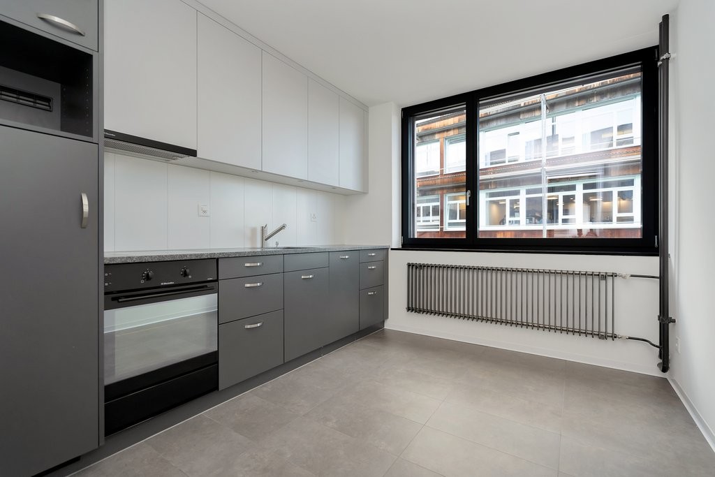 200m² office