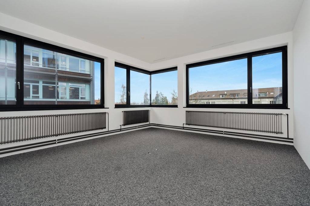 200m² office
