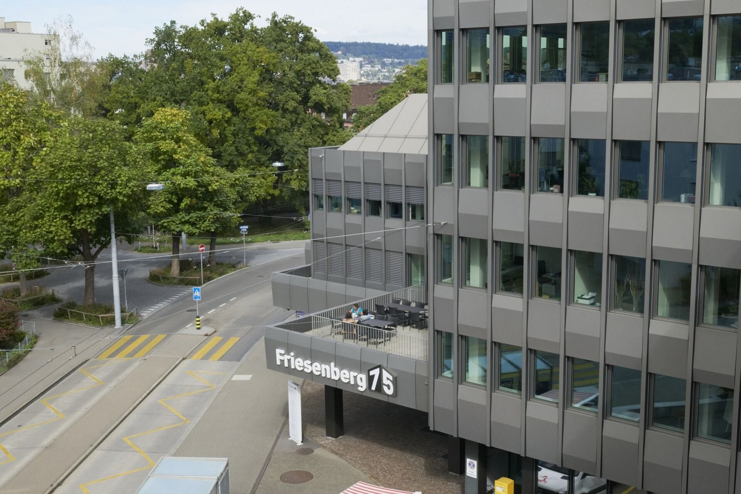213m² office
