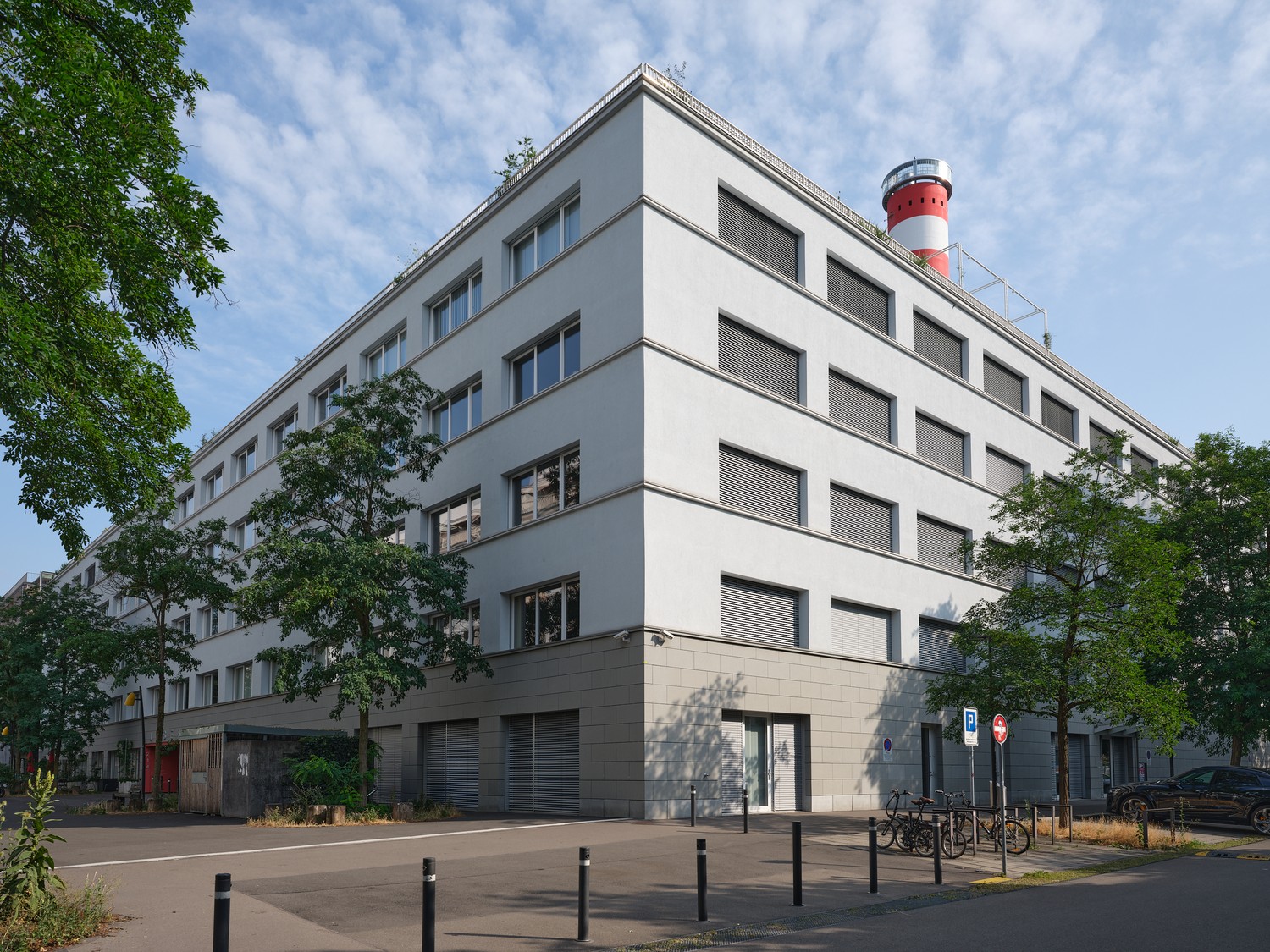 362m² office